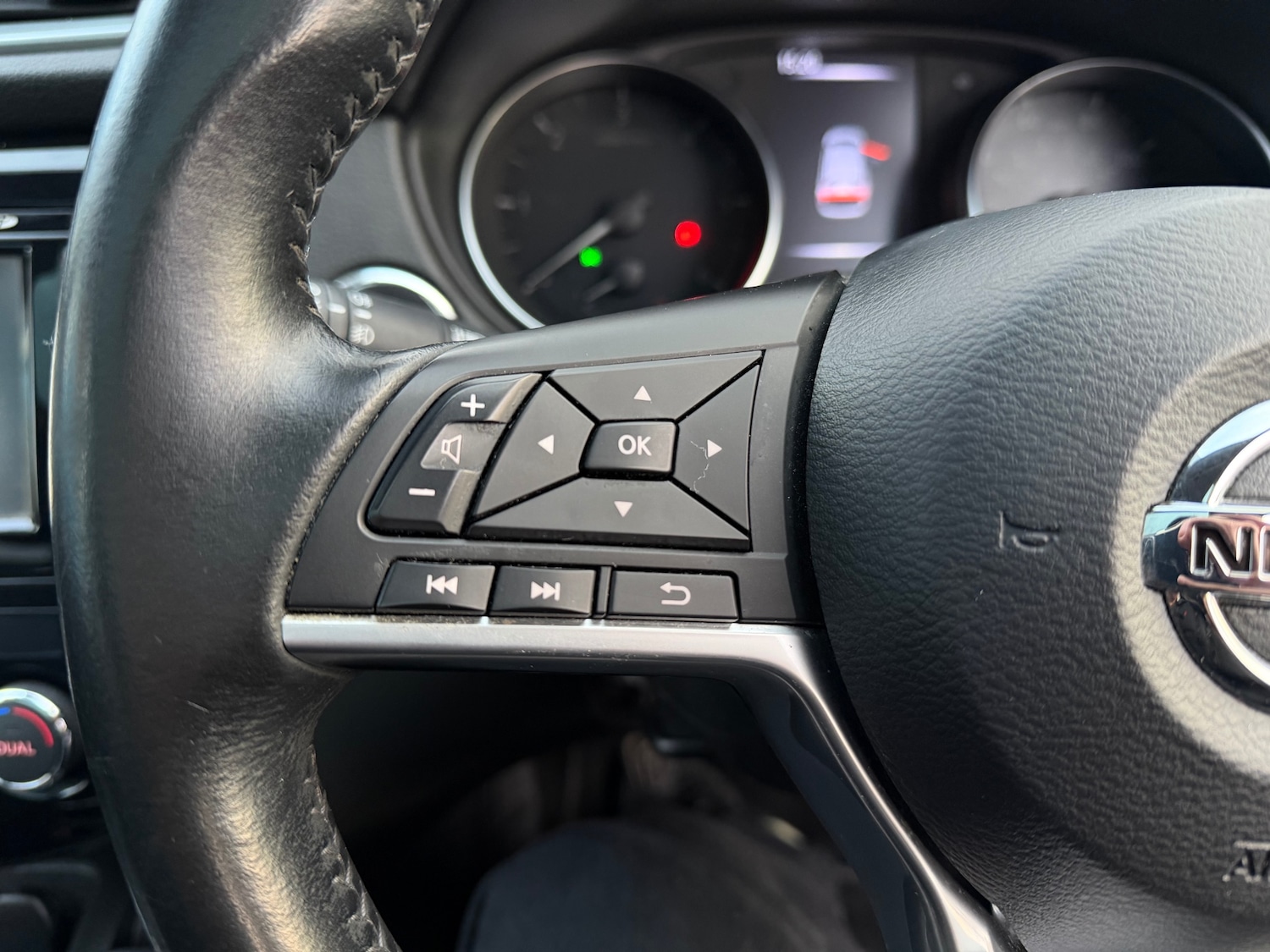 Used Nissan Qashqai 2018 for sale - 76932342: Photo 14