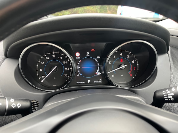Used Jaguar XE 2016 for sale - 76263551: Photo 10