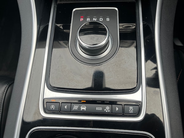Used Jaguar XE 2016 for sale - 76263551: Photo 14