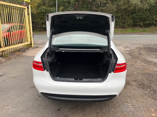 Used Jaguar XE 2016 for sale - 76263551: Photo 24