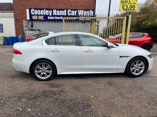 Used Jaguar XE 2016 for sale - 76263551: Photo 3