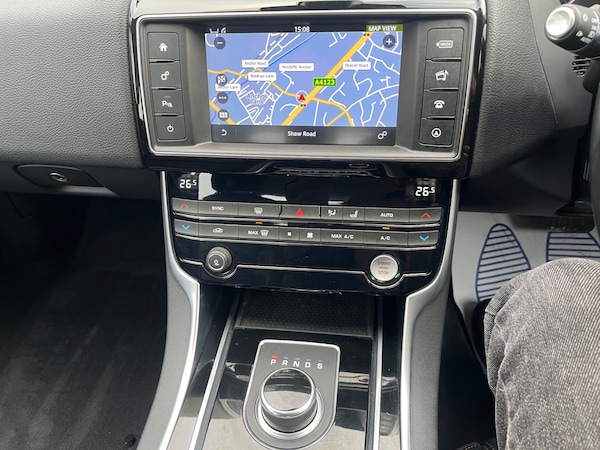 Used Jaguar XE 2016 for sale - 76263551: Photo 7