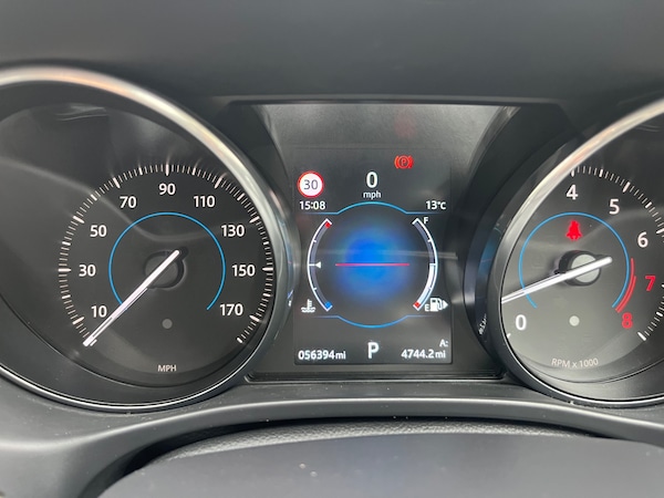 Used Jaguar XE 2016 for sale - 76263551: Photo 9