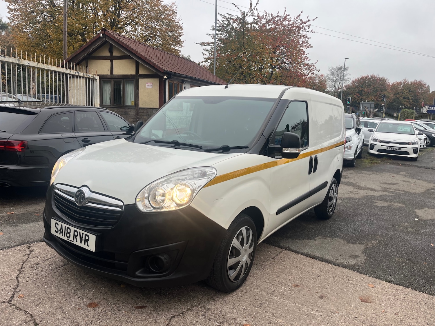 Used Vauxhall Combo 2018 for sale - 76275887: Photo 1