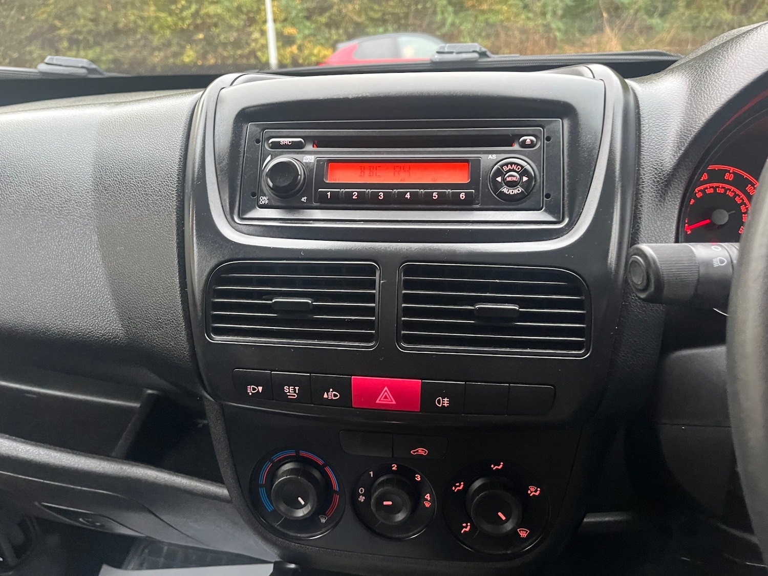 Used Vauxhall Combo 2018 for sale - 76275887: Photo 10