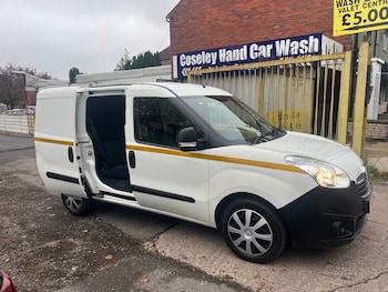 Used Vauxhall Combo 2018 for sale - 76275887: Photo