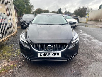 Used Volvo V40 2019 for sale - 75982725: Photo