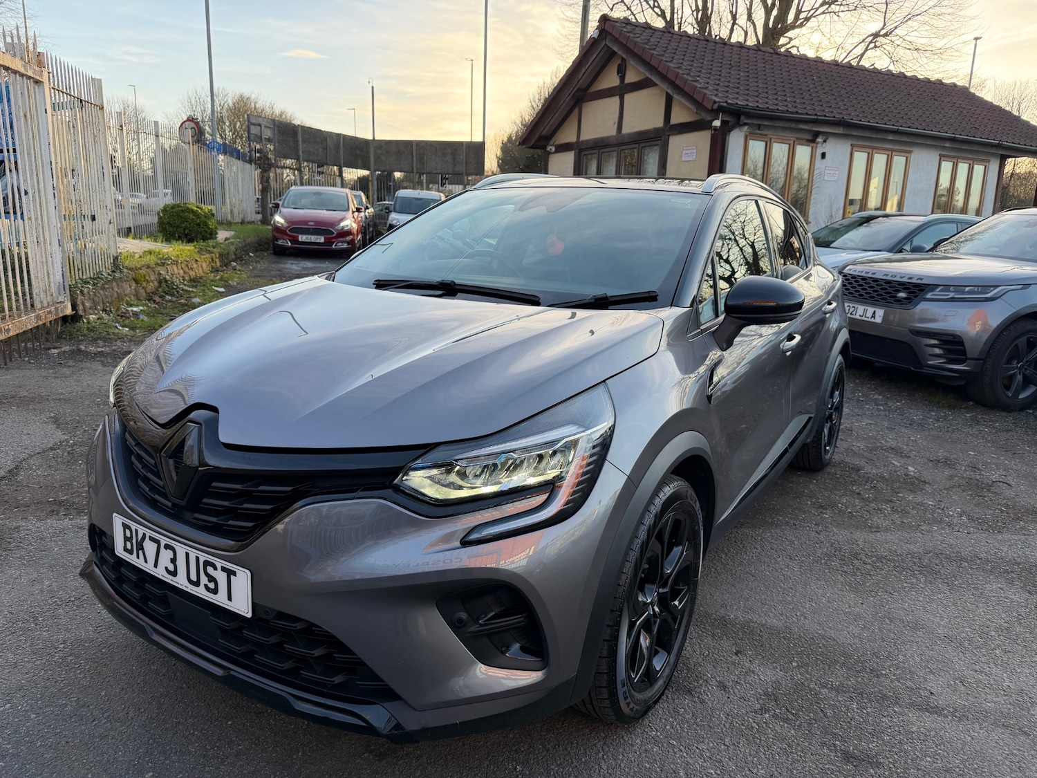Used Renault Captur 2023 for sale - 77630164: Photo 2