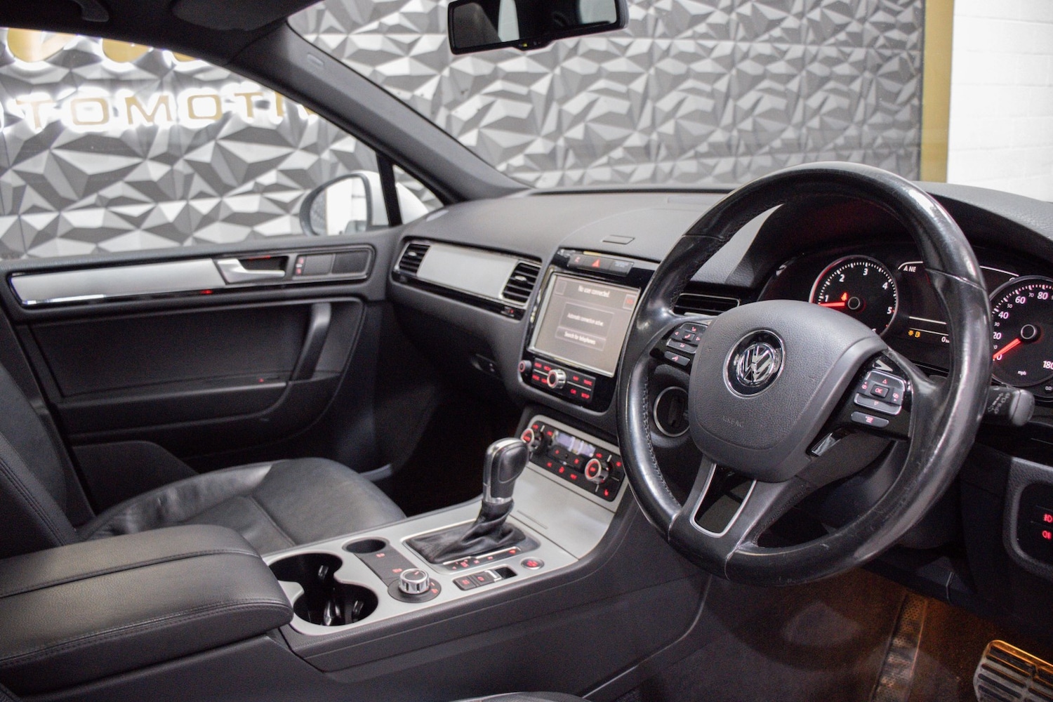 Used Volkswagen Touareg 2014 for sale - 77851285: Photo 13