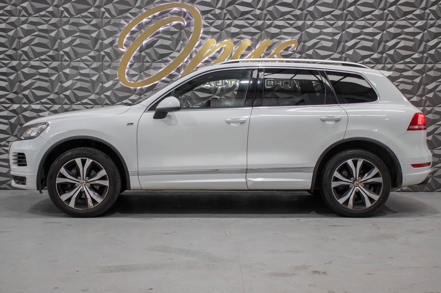 Used Volkswagen Touareg 2014 for sale - 77851285: Photo 6