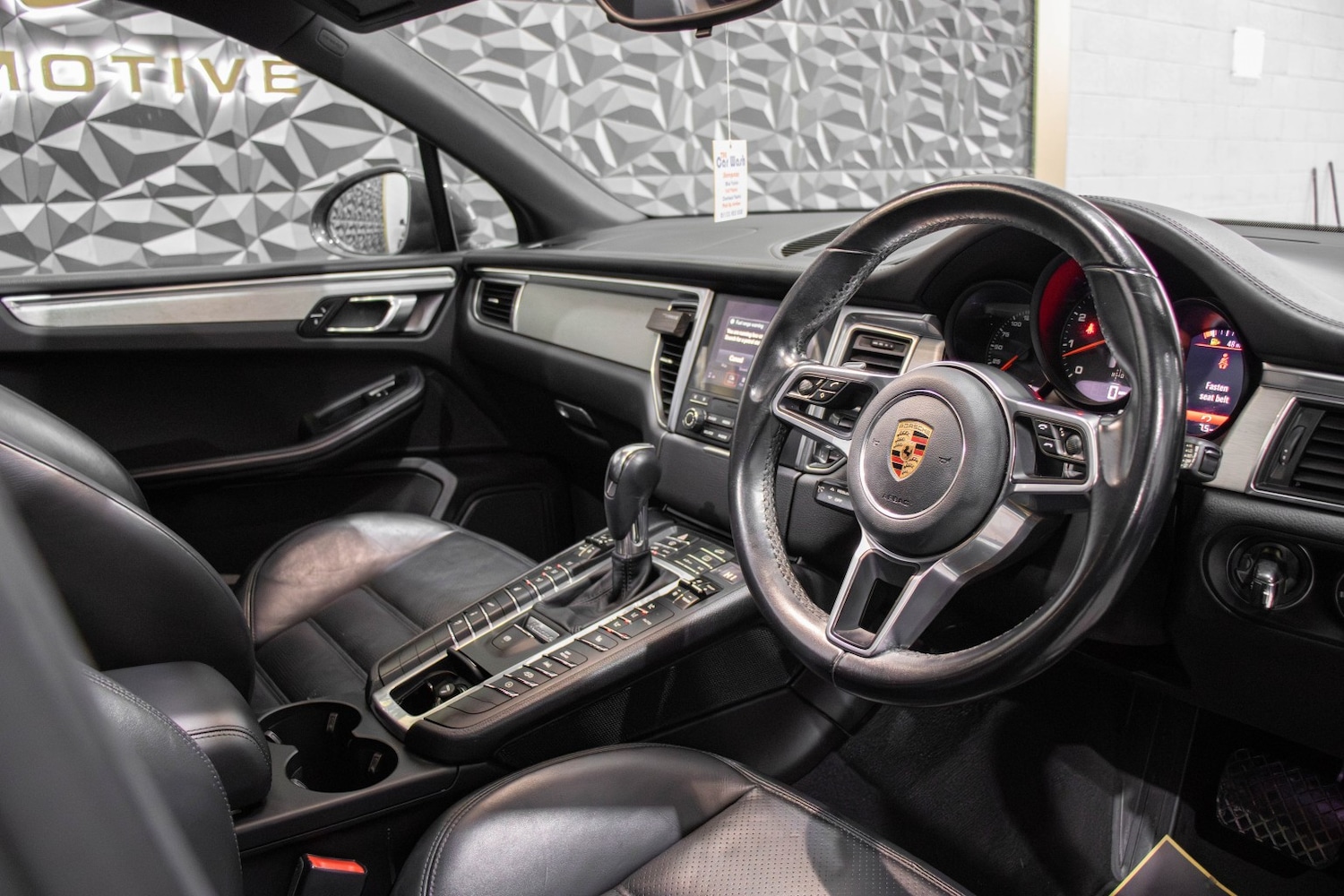 Used Porsche Macan 2017 for sale - 77008164: Photo 14