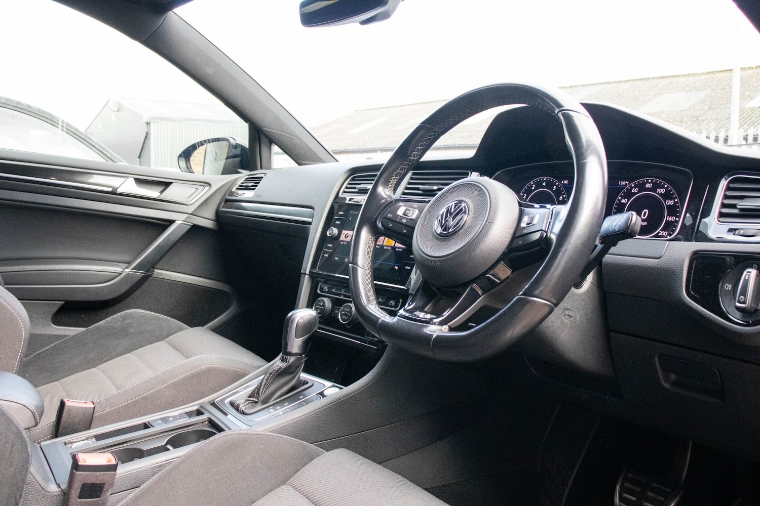 Used Volkswagen Golf 2018 for sale - 77542647: Photo 10