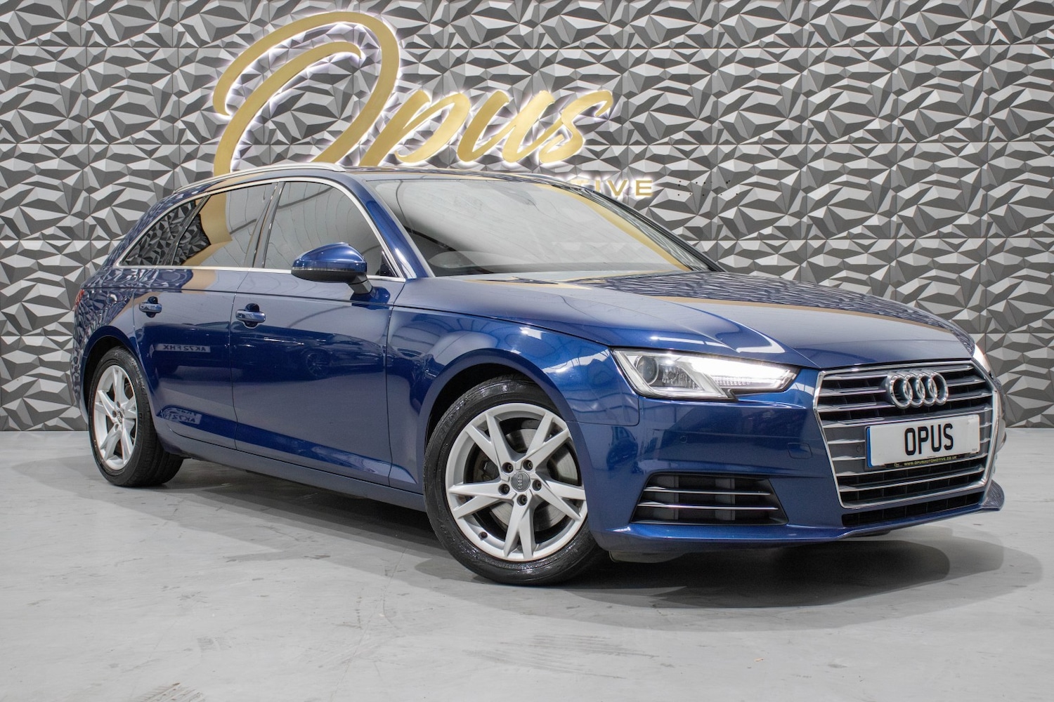 Used Audi A4 2017 for sale - 77542639: Photo 1