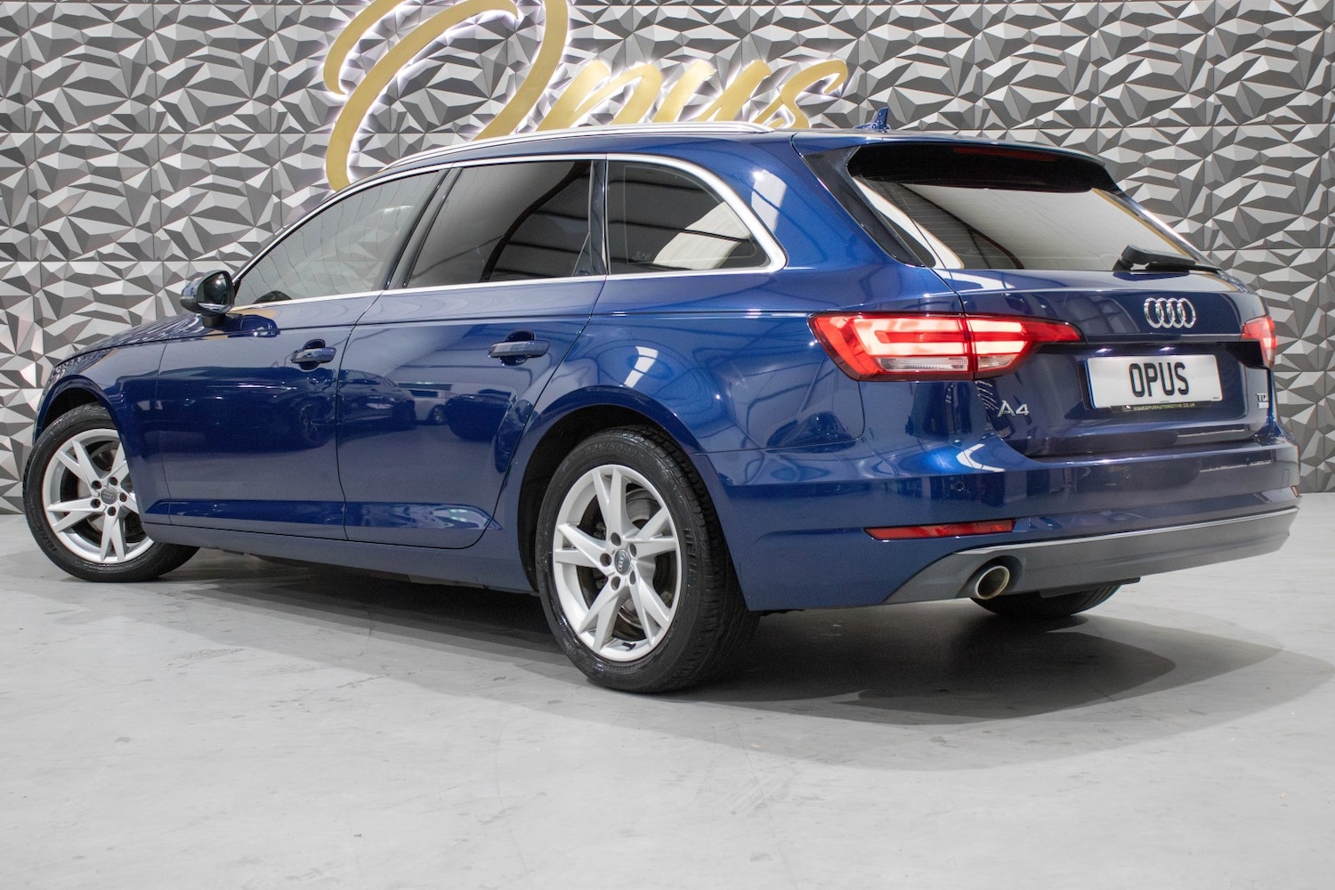 Used Audi A4 2017 for sale - 77542639: Photo 6