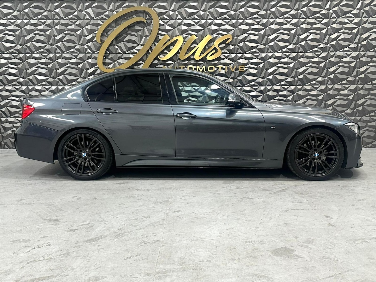 Used BMW 3 Series 2013 for sale - 76369374: Photo 2