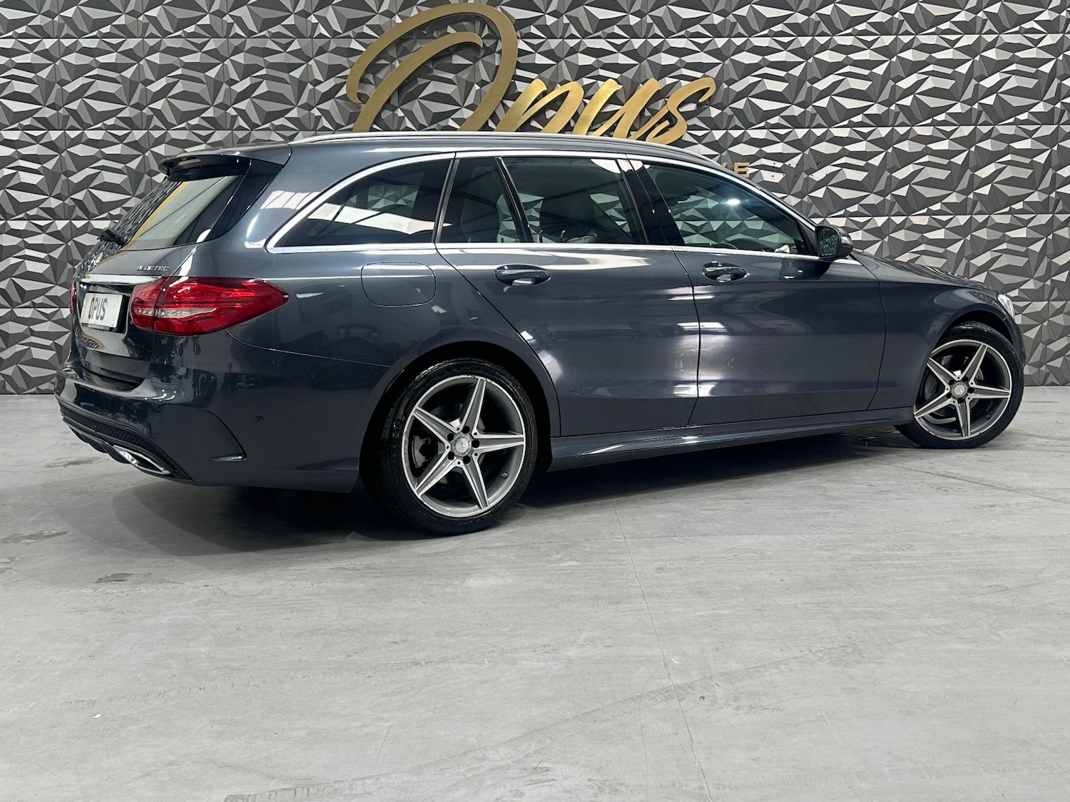 Used Mercedes-Benz C Class 2015 for sale - 76093654: Photo 3