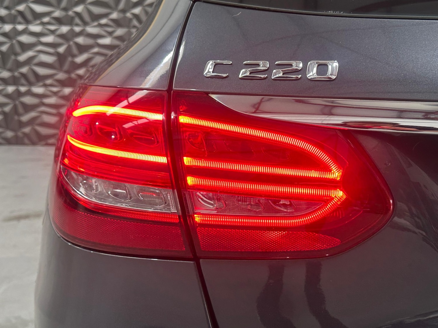 Used Mercedes-Benz C Class 2015 for sale - 76093654: Photo 6