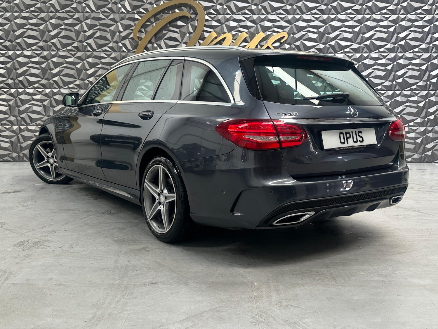 Used Mercedes-Benz C Class 2015 for sale - 76093654: Photo 8