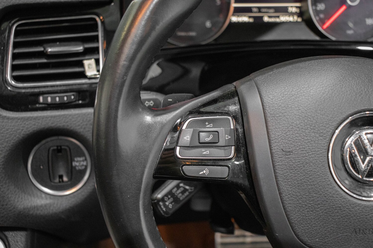 Used Volkswagen Touareg 2013 for sale - 77542640: Photo 17