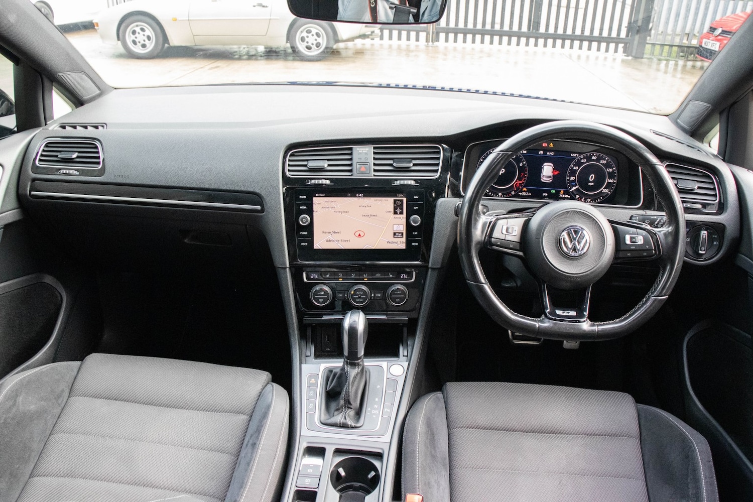 Used Volkswagen Golf 2018 for sale - 77656406: Photo 26