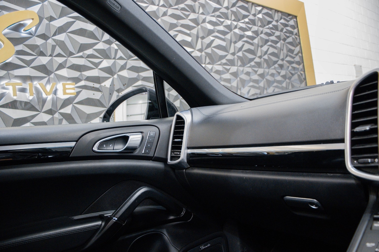 Used Porsche Cayenne 2017 for sale - 77656259: Photo 23