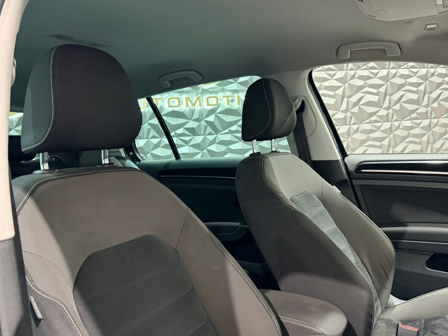 Used Volkswagen Golf 2014 for sale - 77542636: Photo 13