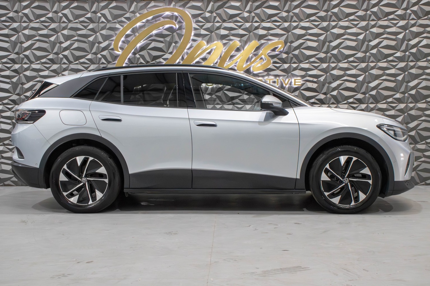 Used Volkswagen ID.4 2024 for sale - 77237144: Photo 2