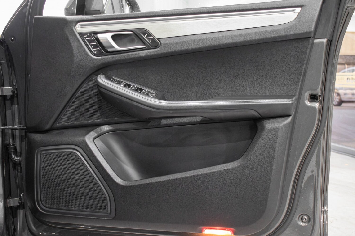 Used Porsche Macan 2017 for sale - 77542637: Photo 10