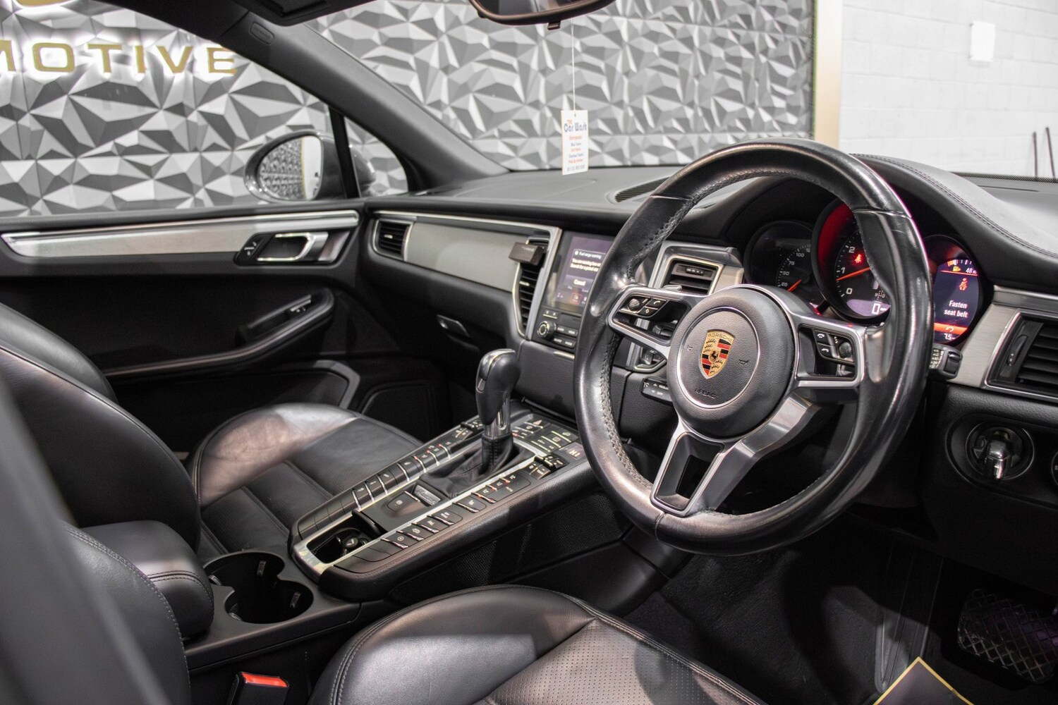 Used Porsche Macan 2017 for sale - 77542637: Photo 14