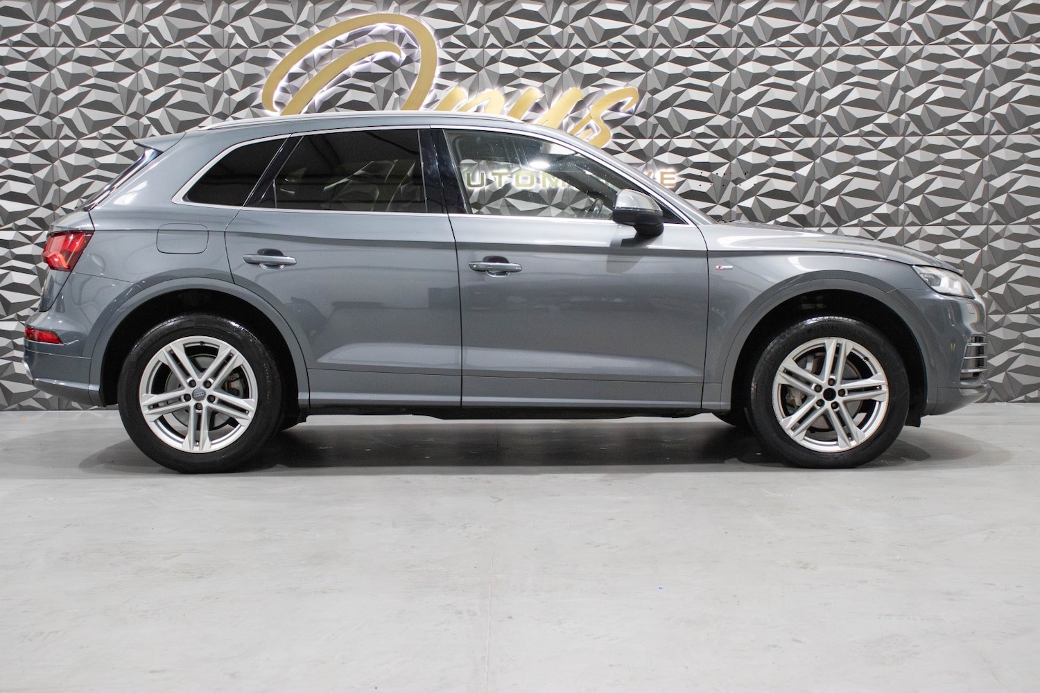 Used Audi Q5 2018 for sale - 76687165: Photo 2
