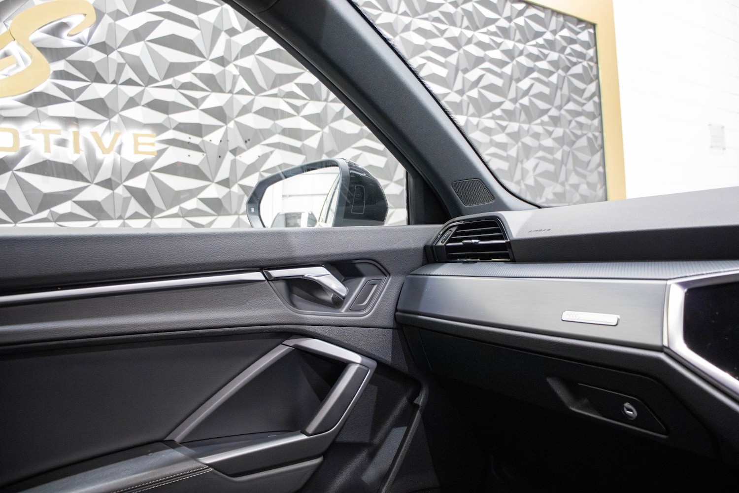 Used Audi Q3 2019 for sale - 75913093: Photo 18