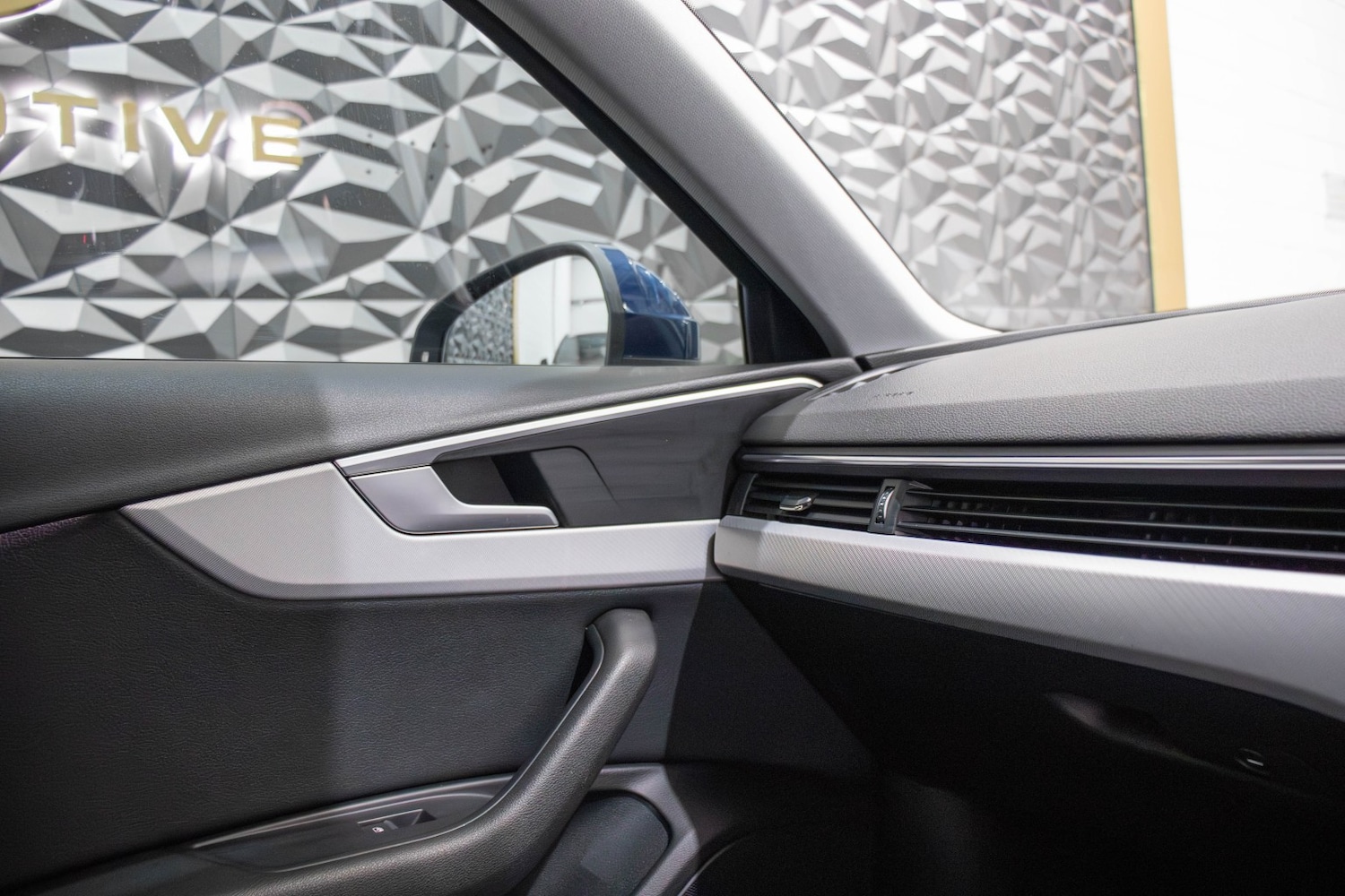 Used Audi A4 2017 for sale - 77251348: Photo 19