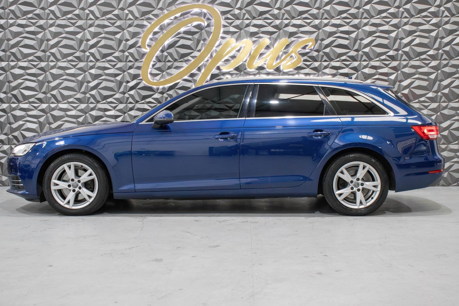 Used Audi A4 2017 for sale - 77251348: Photo 9