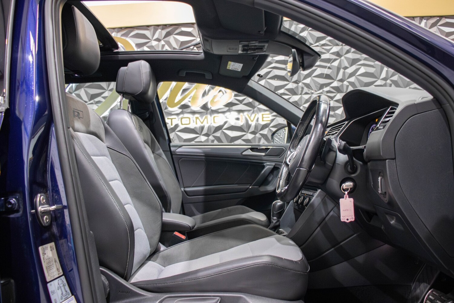 Used Volkswagen Tiguan 2017 for sale - 77542638: Photo 11