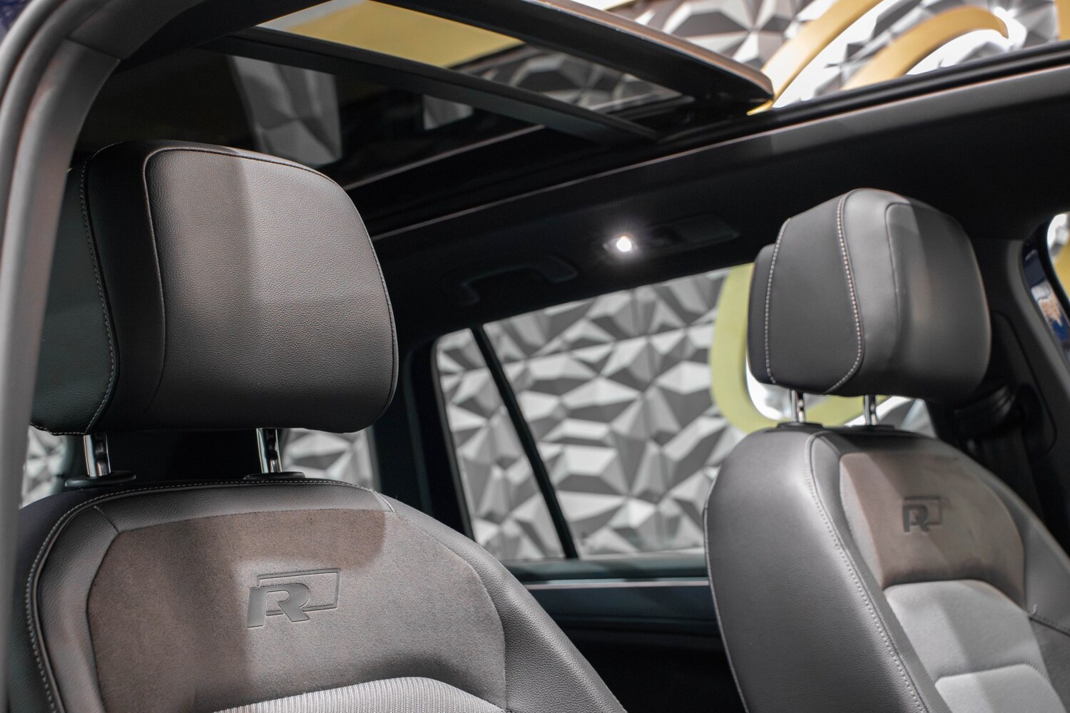 Used Volkswagen Tiguan 2017 for sale - 77542638: Photo 13