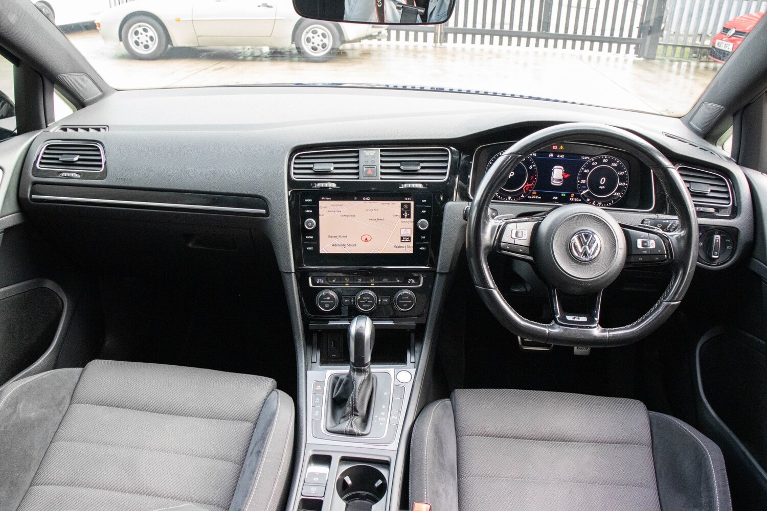 Used Volkswagen Golf 2018 for sale - 77715093: Photo 26