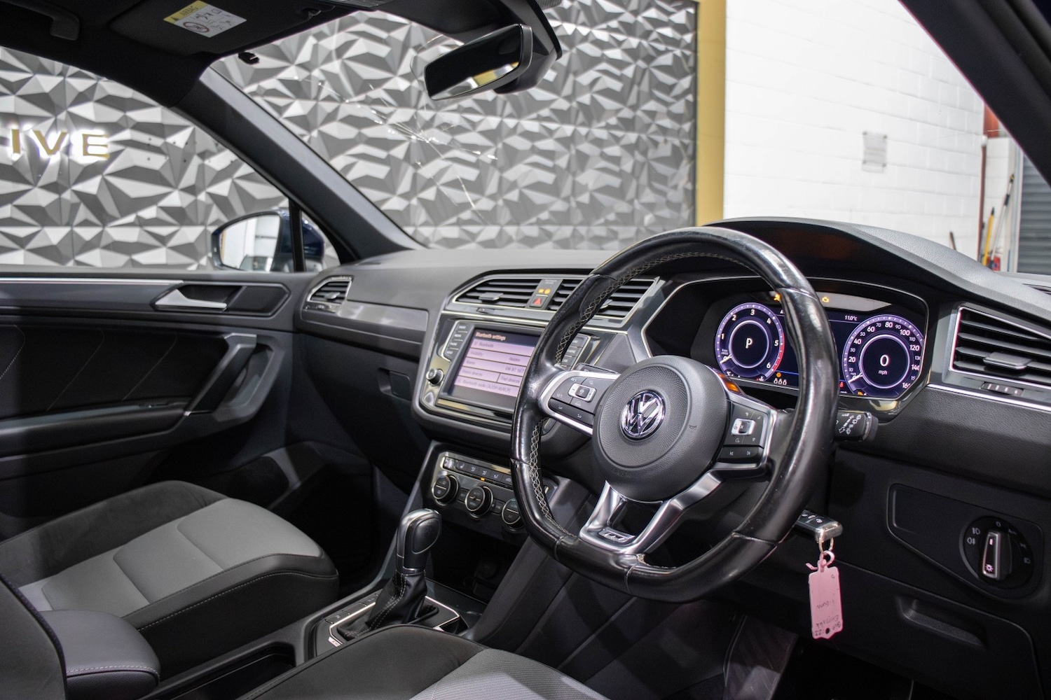 Used Volkswagen Tiguan 2017 for sale - 76863821: Photo 16