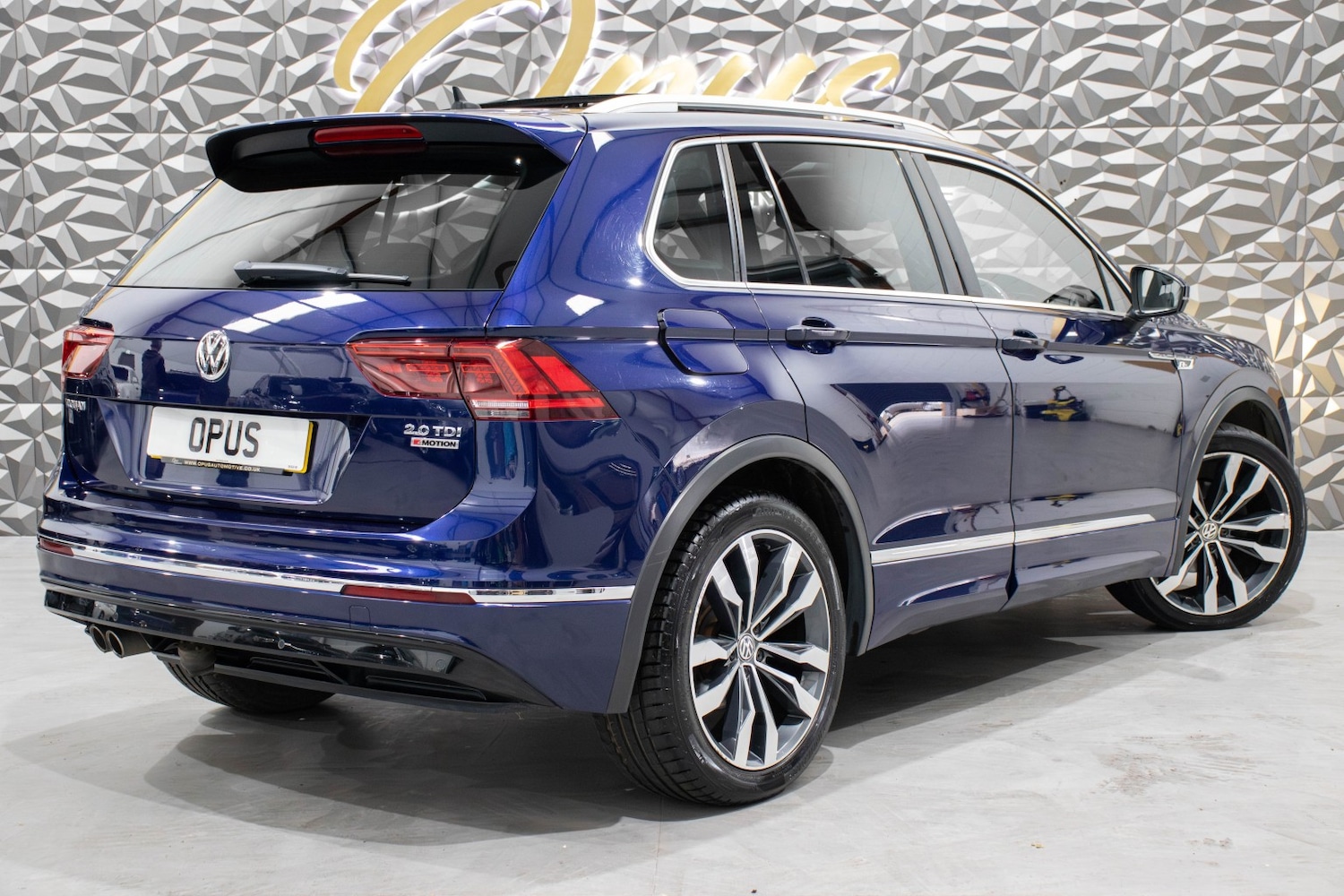 Used Volkswagen Tiguan 2017 for sale - 76863821: Photo 4