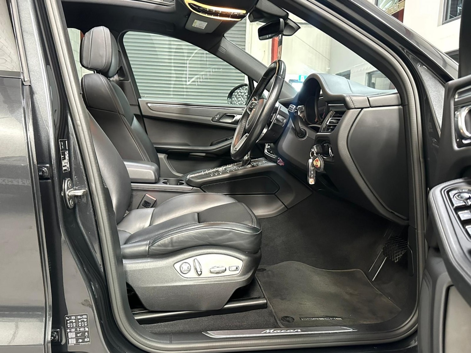 Used Porsche Macan 2019 for sale - 76198268: Photo 15