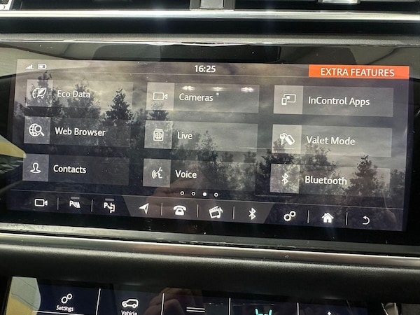 Used Land Rover Range Rover Velar 2017 for sale - 75539035: Photo 15