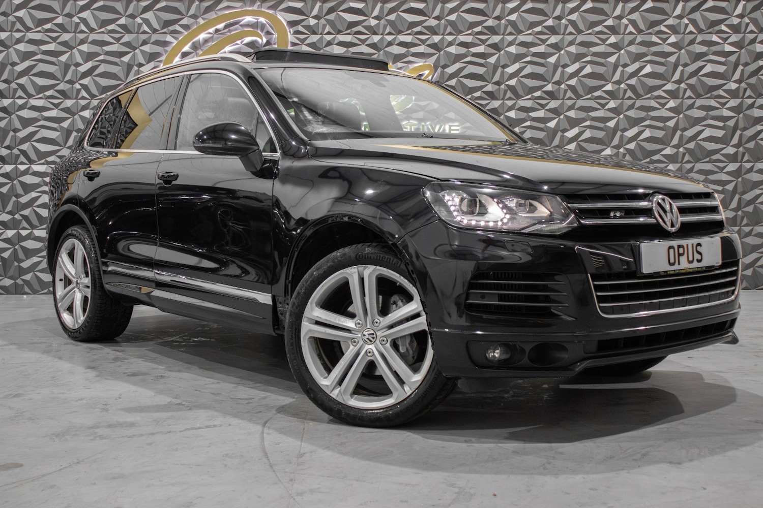 Used Volkswagen Touareg 2013 for sale - 77107728: Photo 1