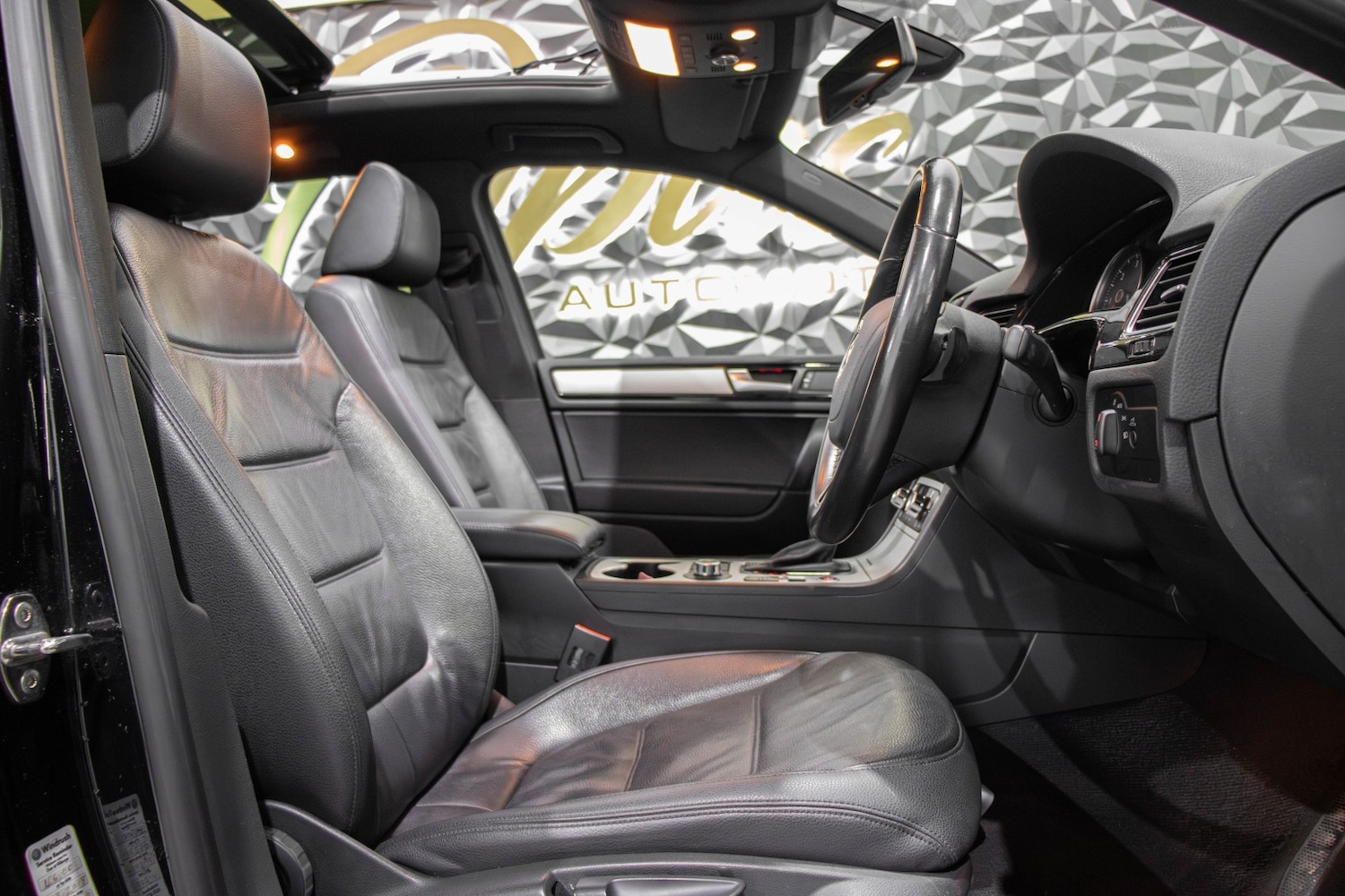 Used Volkswagen Touareg 2013 for sale - 77107728: Photo 11