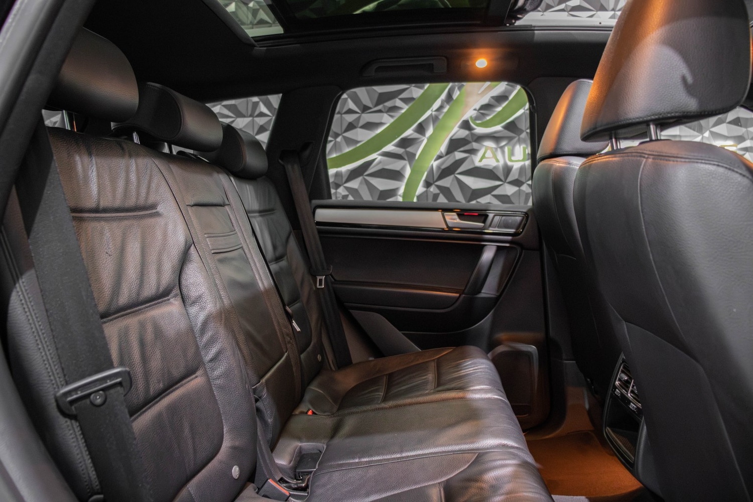 Used Volkswagen Touareg 2013 for sale - 77107728: Photo 24