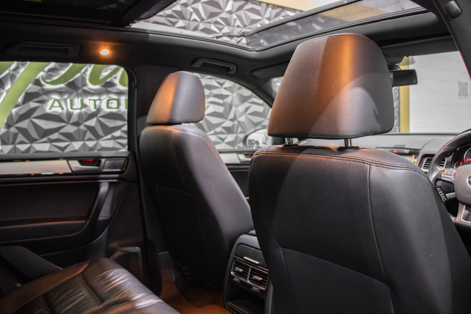 Used Volkswagen Touareg 2013 for sale - 77107728: Photo 26