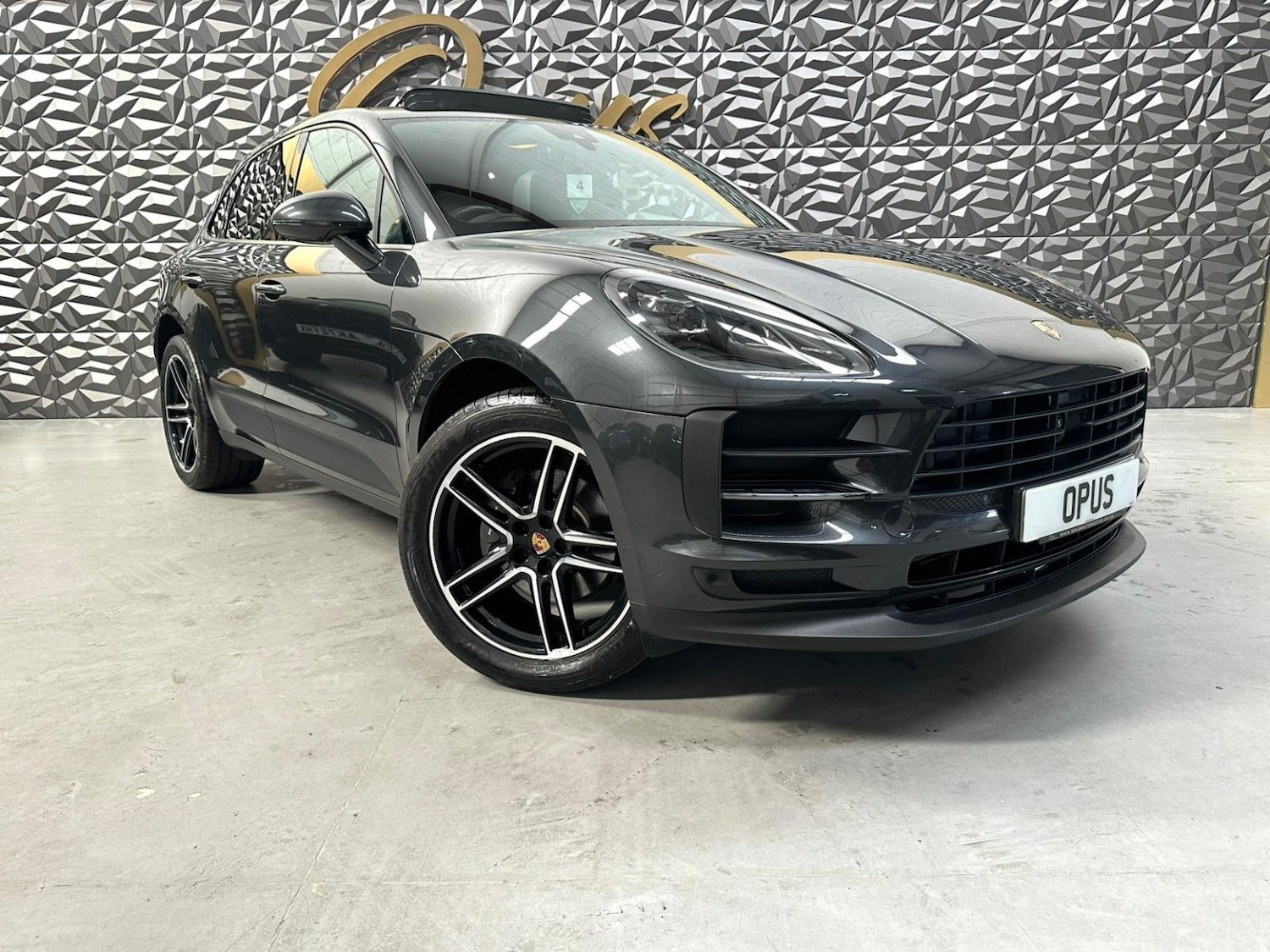 Used Porsche Macan 2019 for sale - 77542642: Photo 1