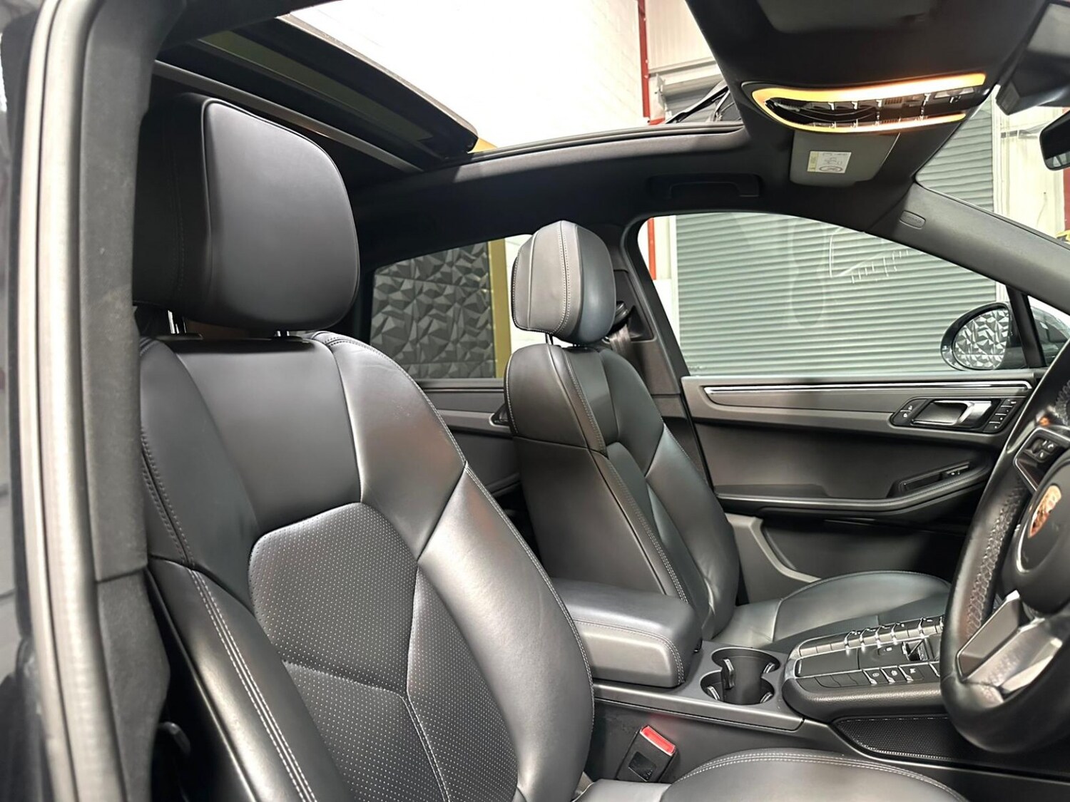 Used Porsche Macan 2019 for sale - 77542642: Photo 16