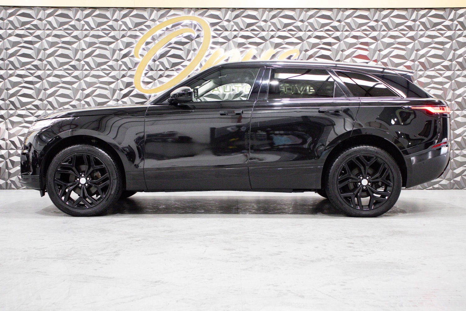 Used Land Rover Range Rover Velar 2017 for sale - 76571141: Photo 10