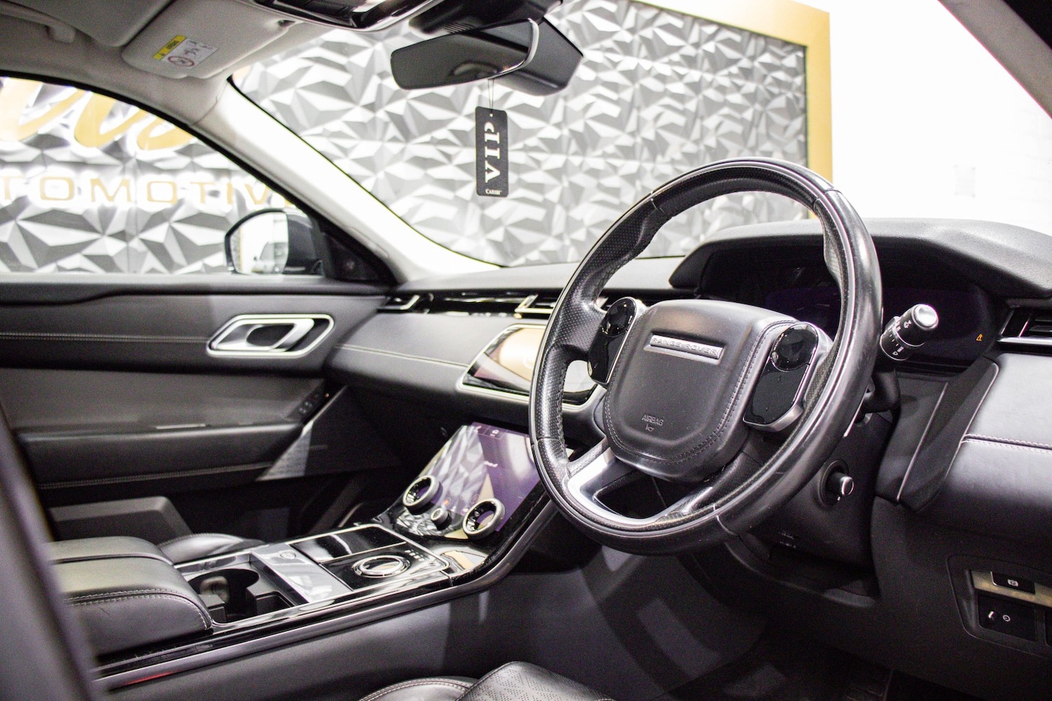 Used Land Rover Range Rover Velar 2017 for sale - 76571141: Photo 16