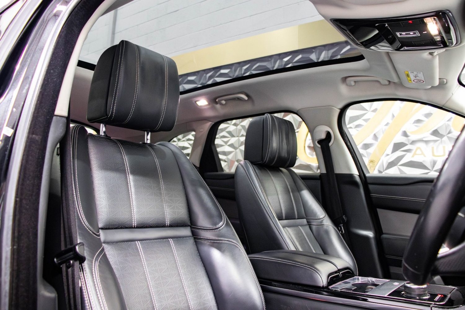 Used Land Rover Range Rover Velar 2017 for sale - 76571141: Photo 17