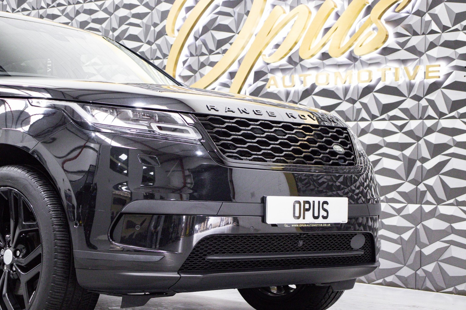 Used Land Rover Range Rover Velar 2017 for sale - 76571141: Photo 3